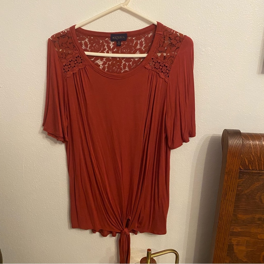 Artesia Mauve soft Lacey short sleeve knot shirt NWOT size medium